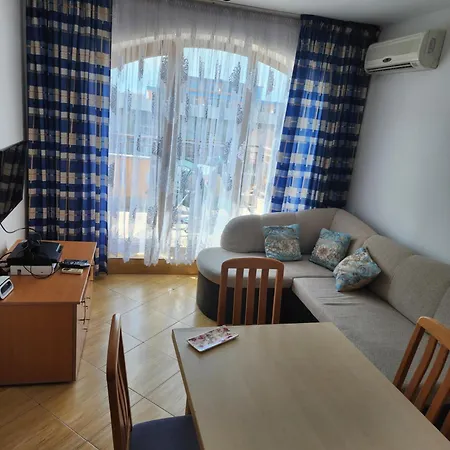 Golden Dreams ساني بيتش