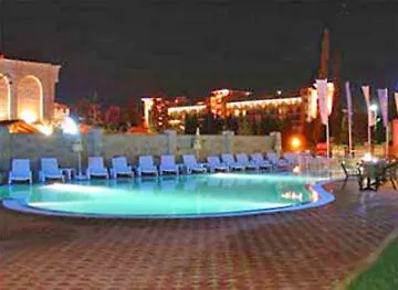 Golden Dreams ساني بيتش