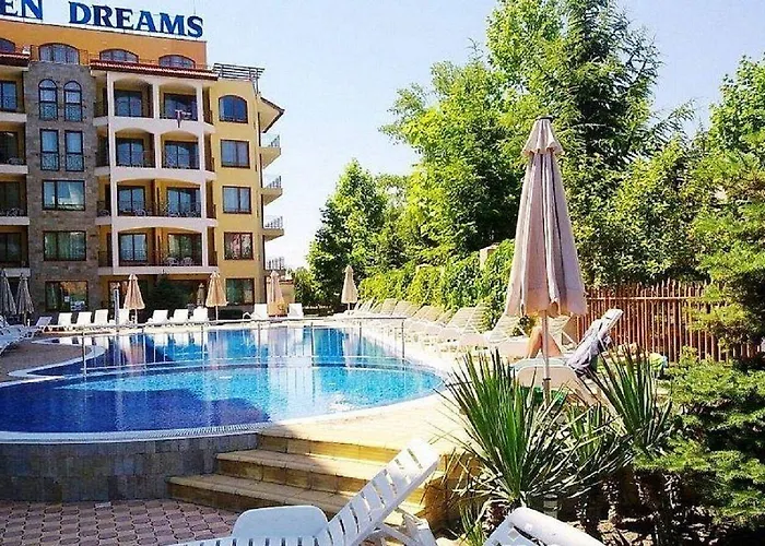 Апартаменты Golden Dreams *